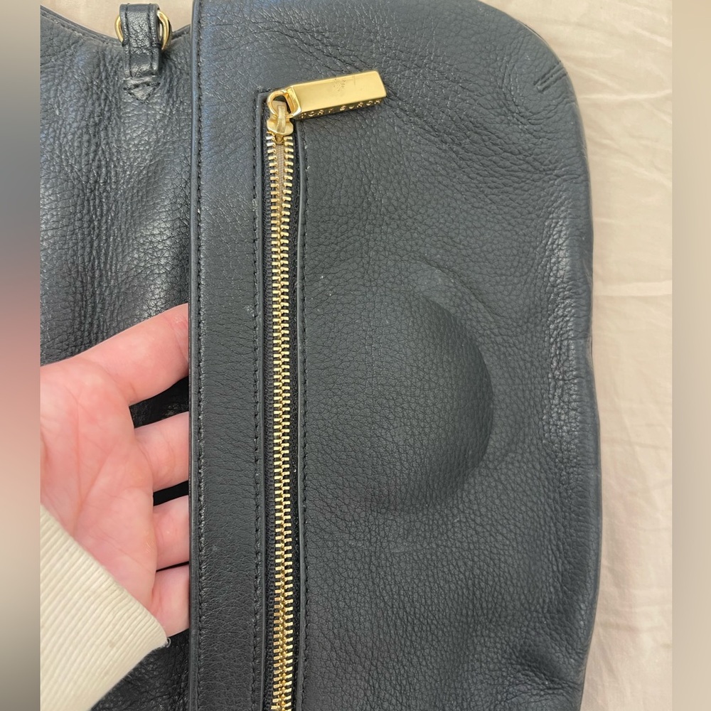 Tory Burch black Reva leather clutch in great preowned condition - Picture 5 of 8